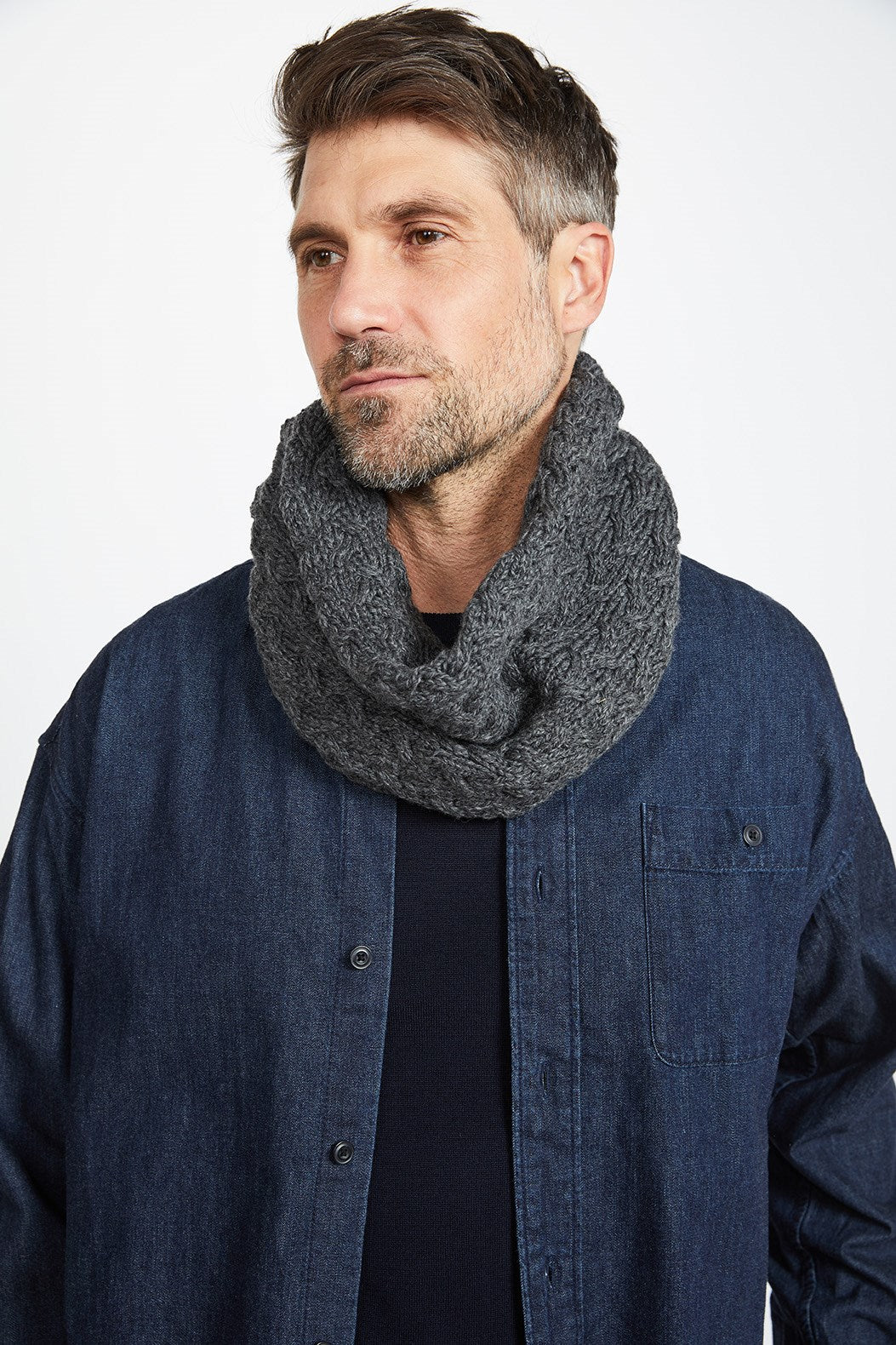 Aran Woollen Mills - B859 | col van merinowol