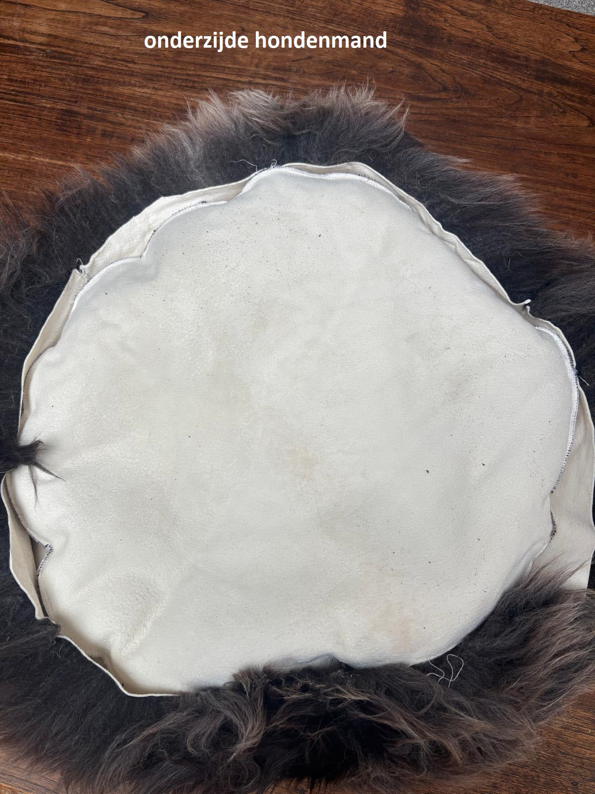 Belpo - hondenmand van schapenvacht