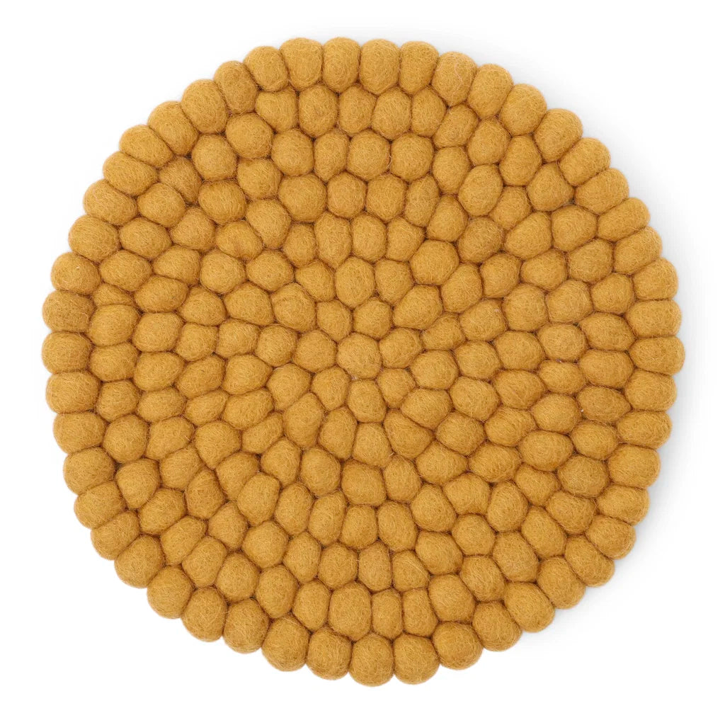 Gry & Sif - Big Coater - wollen pannenonderzetter Ochre