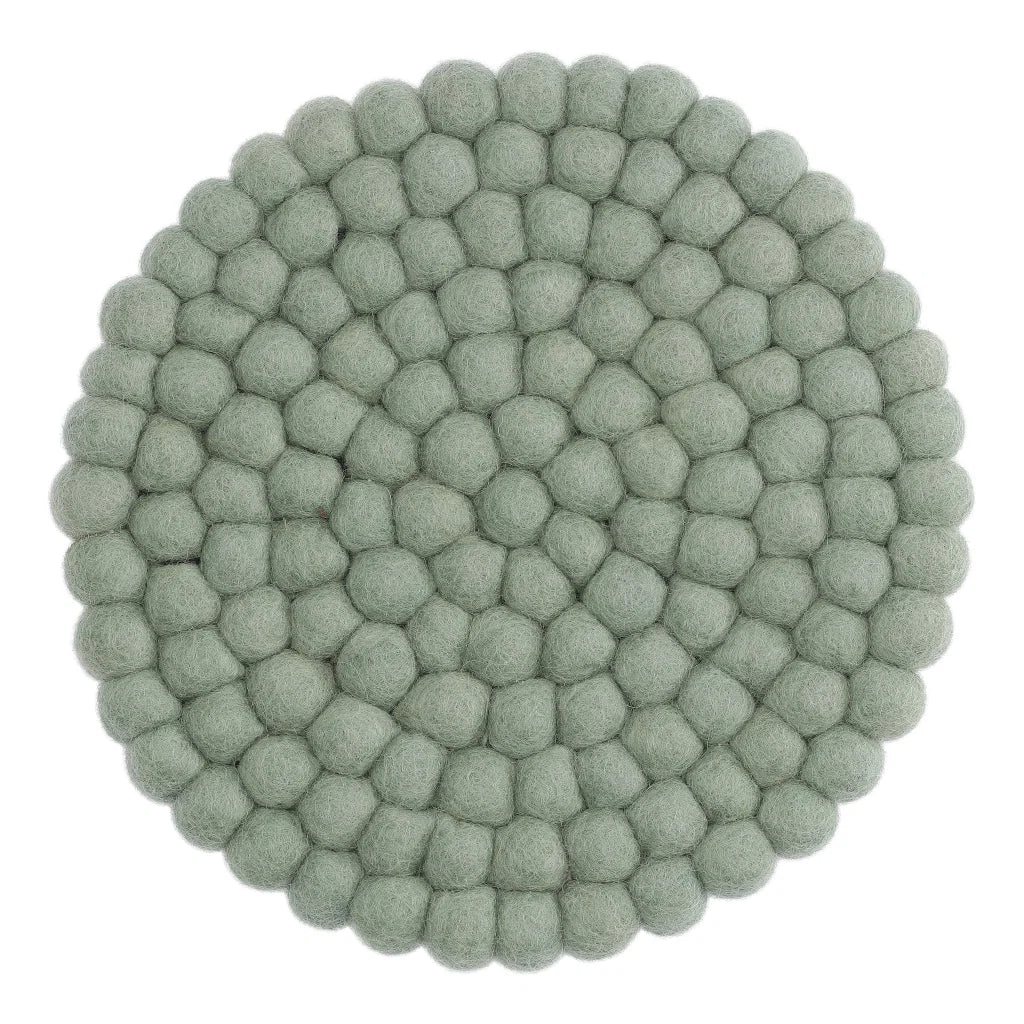 Gry & Sif - Big Coater - wollen pannenonderzetter Dusty light green