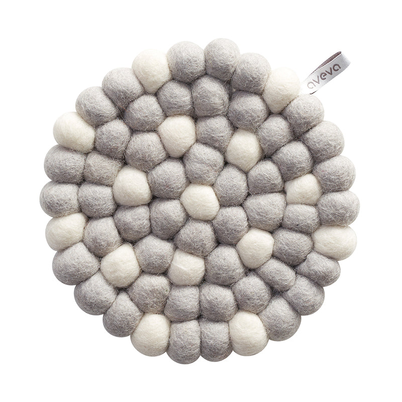 AVEVA - Trivet round | panonderzetter van wol Whitedots