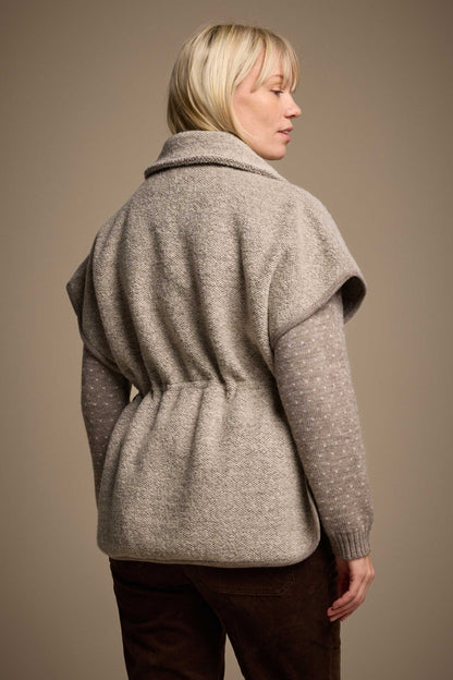 Ivanhoe Knitted in Sweden - 1946 Vest | poncho