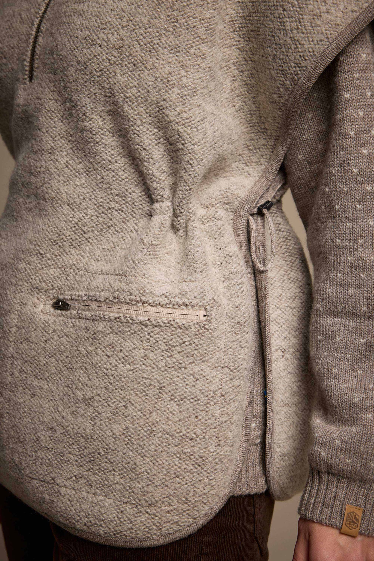 Ivanhoe Knitted in Sweden - 1946 Vest | poncho