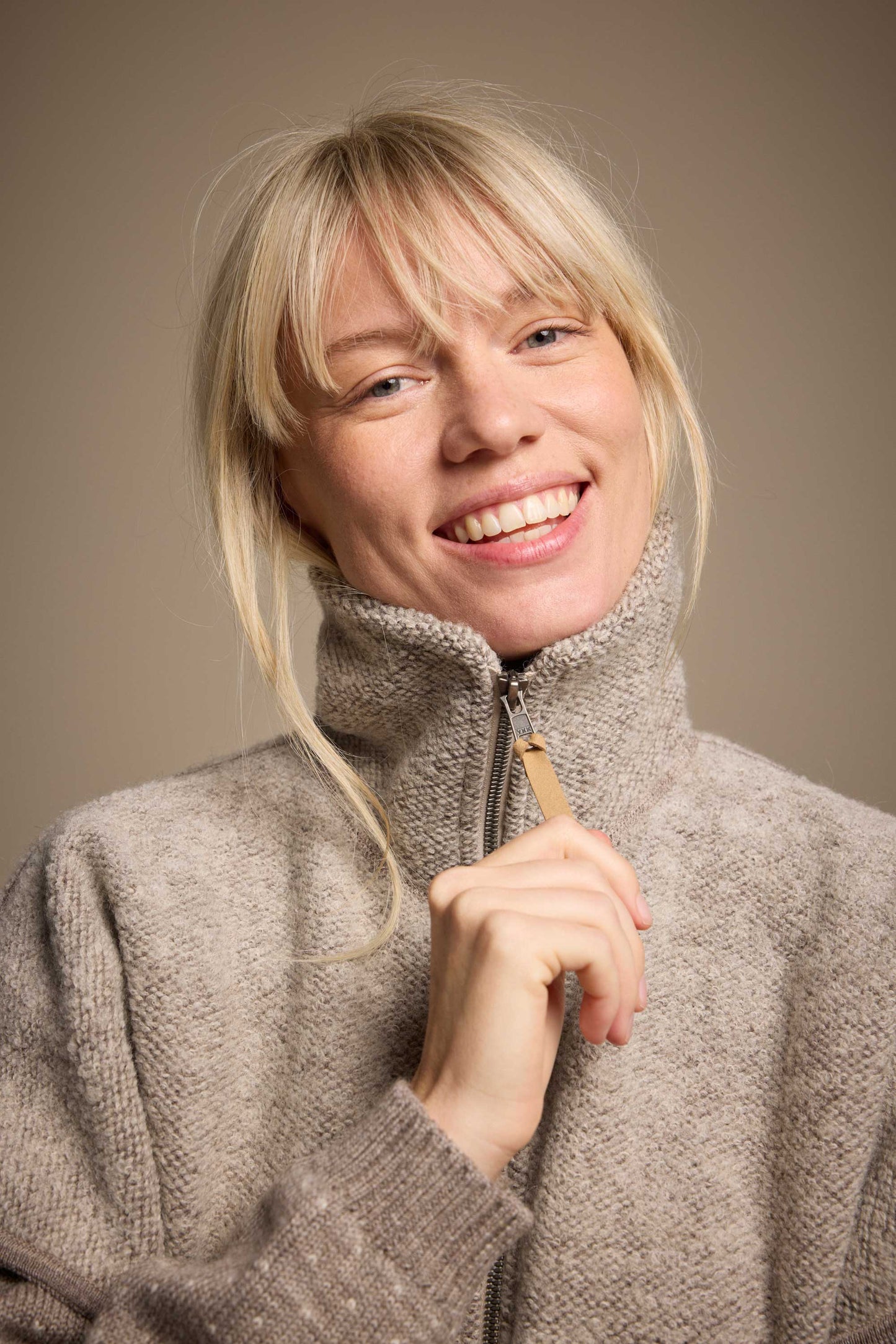 Ivanhoe Knitted in Sweden - 1946 Vest | poncho