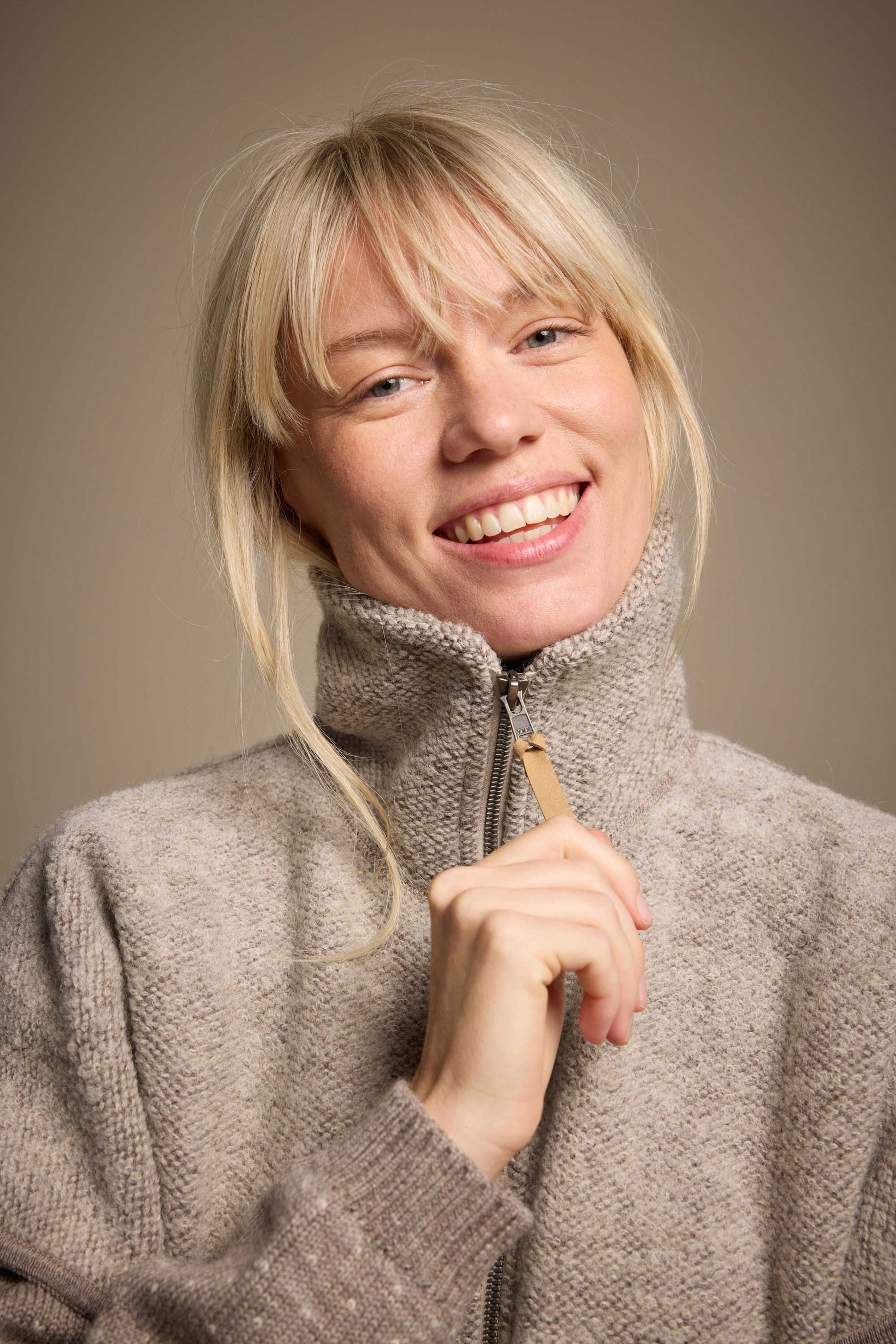 Ivanhoe Knitted in Sweden - 1946 Vest | poncho