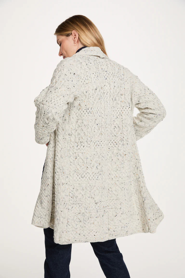 Aran Woollen Mills - B103 Tara | lang wollen vest met sjaalkraag
