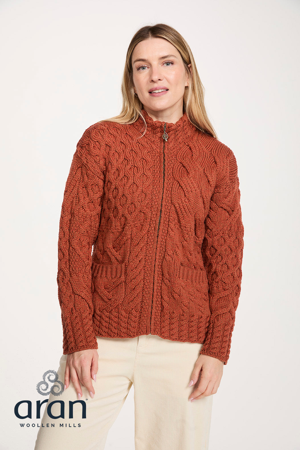 Aran Woollen Mills - C999 Copper | wollen damesvest van zachte merinowol