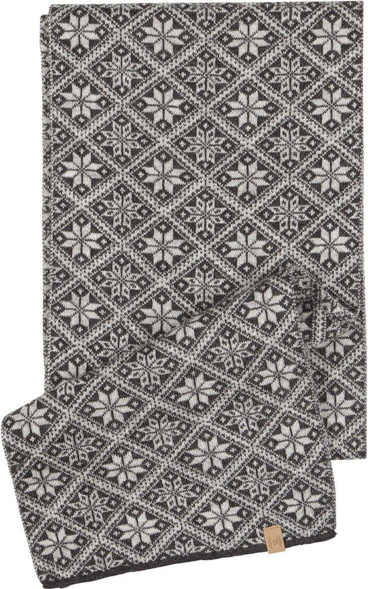 Ivanhoe Knitted in Sweden - Freya scarf | wollen sjaal Graphit marl