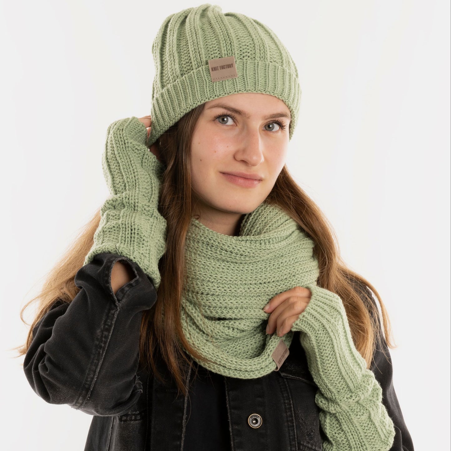 Knit Factory - Nica Armwarmers | gebreide polswarmers