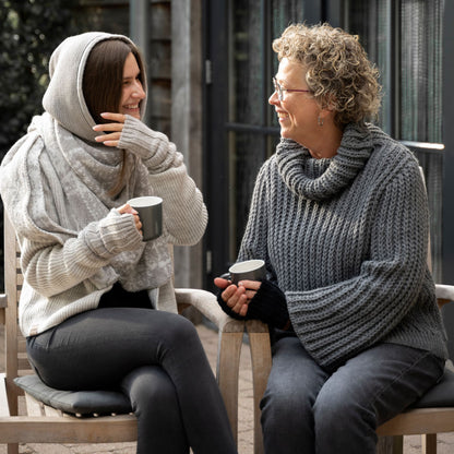 Knit Factory - Evy Colsjaal met capuchon