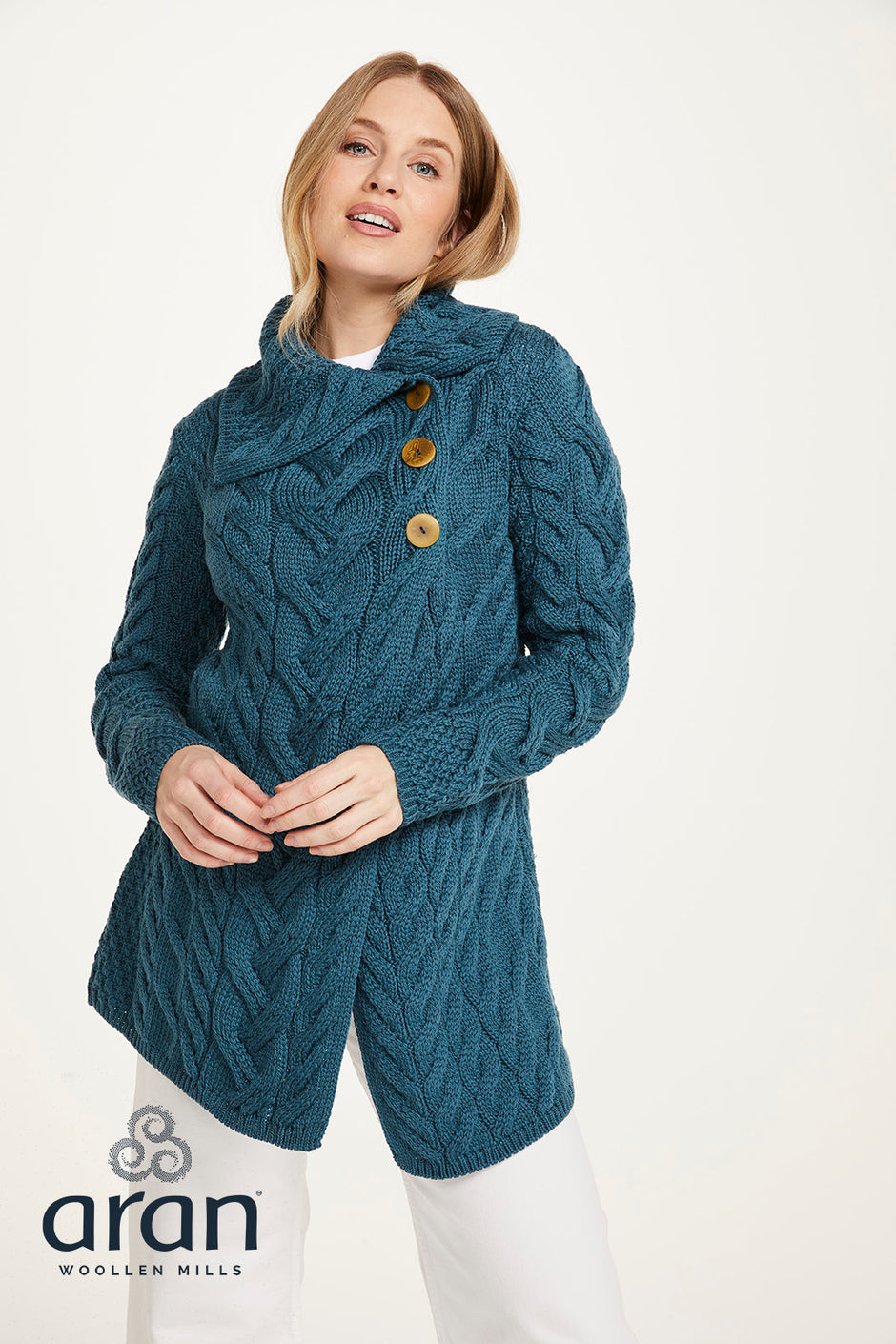 Aran Woollen Mills - B164 damesvest met knopen