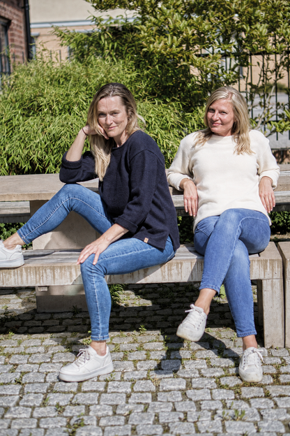 Ivanhoe Knitted in Sweden - Bystad Solid | wollen damestrui