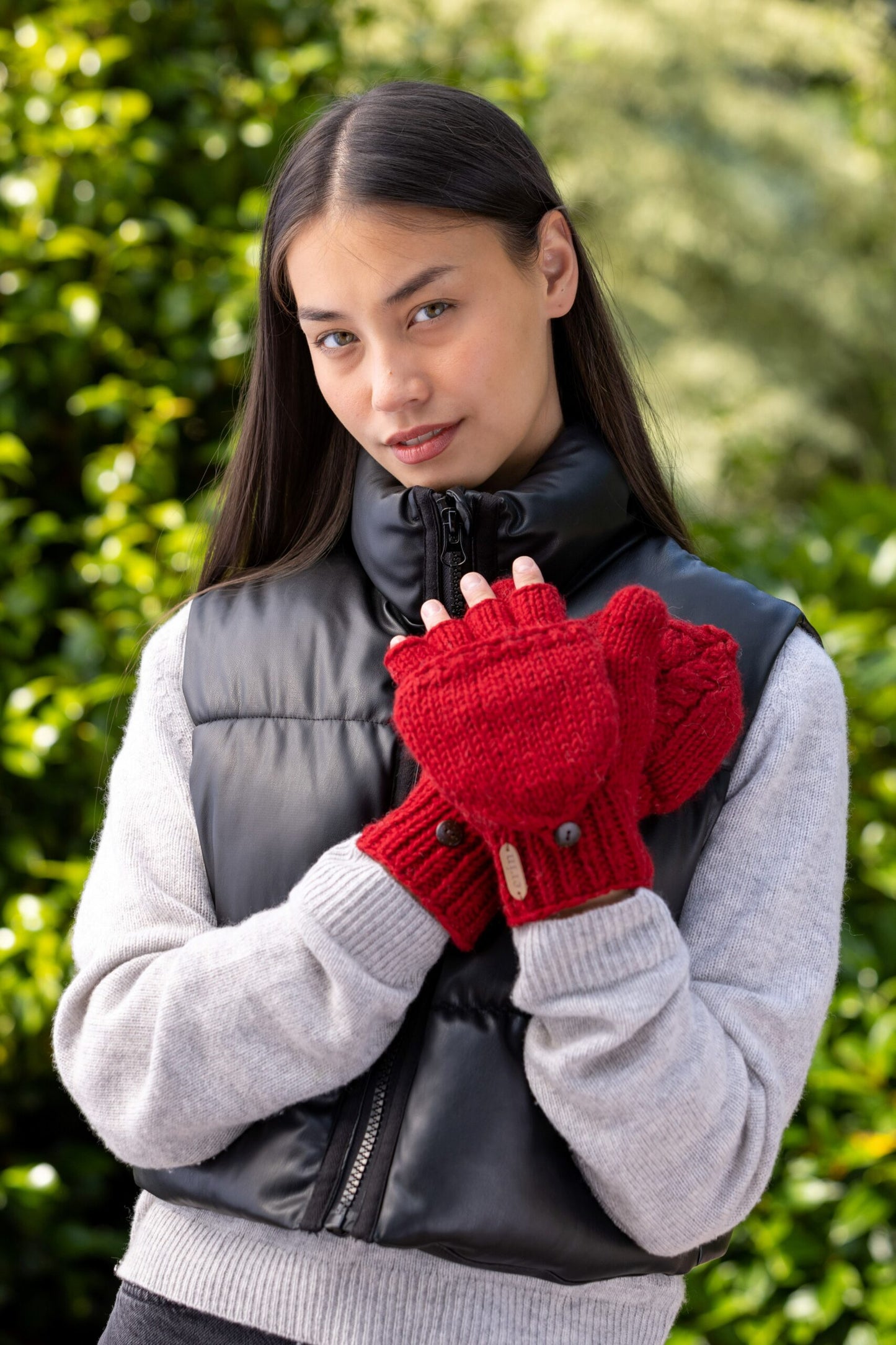 Erin Knitwear - Aran Cable Hunter gloves | handschoenen van wol