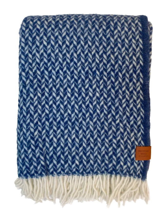 Klippan - Lovik | plaid met gerecyclede wol Deep Blue 130x200 cm.