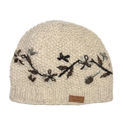 Planet Wool - Short flower hat | wollen muts met bloemen Off-white black flowers