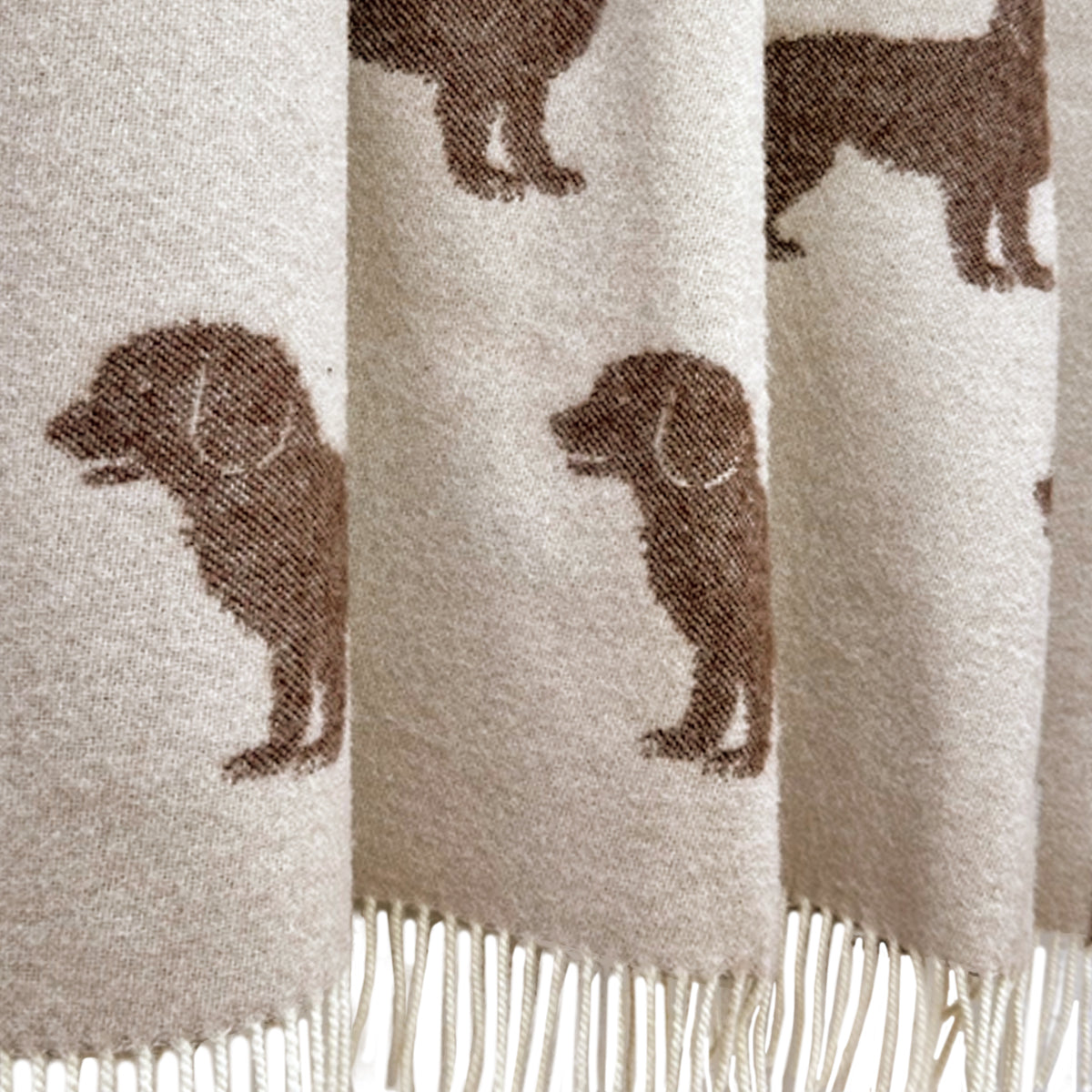Belpo - Plaid Puppy | wollen plaid met hondenprint
