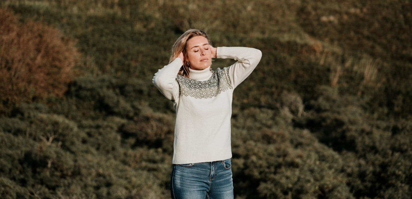 Devold - Syvde | woolen women's turtleneck sweater