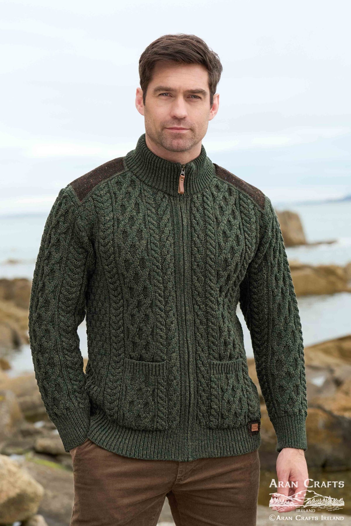 West End - T46 Fionn Zip cardigan | wollen herenvest met rits Army green