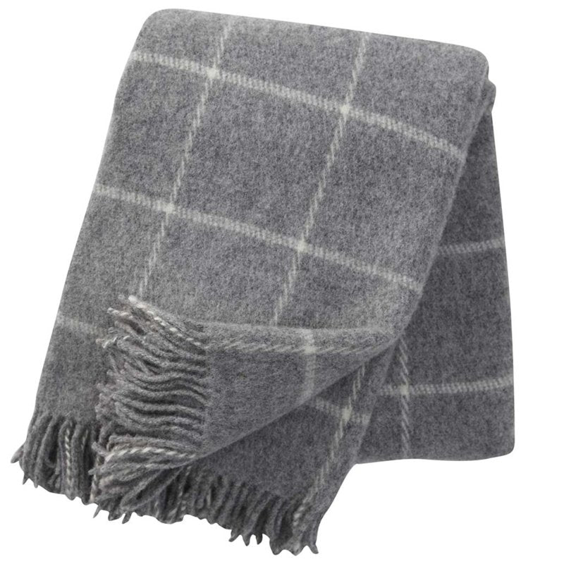 Klippan - Vinga | geruite plaid van lamswol Light grey 130x200 cm.